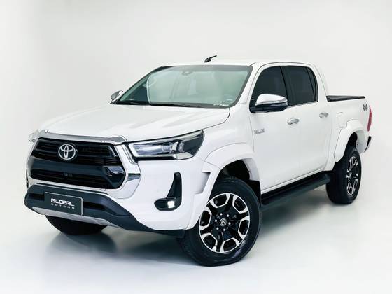 TOYOTA HILUX 2.8 D-4D TURBO DIESEL CD SRX PLUS 4X4 AUTOMÁTICO TOYOTA HILUX 2.8 D-4D TURBO DIESEL CD SRX PLUS 4X4 AUTOMÁTICO